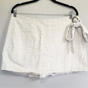 Charlotte Russe Skort with Wrap-Style Tan and White Stripe Women’s Size XL